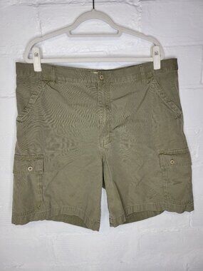 Cabela's Men's Size 42 Cargo Shorts Green
